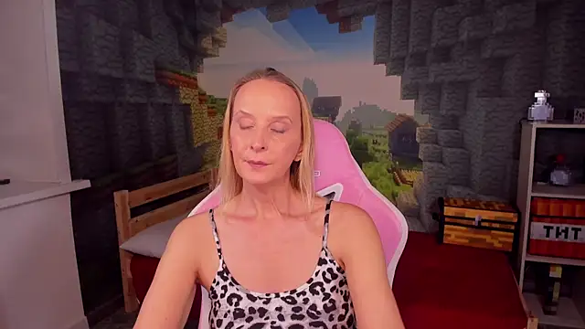 Snapshot of ScarlettPalmer chatting on 01-09-26, 10:40 ScarlettPalmer online show from 01-09-26, 10:40