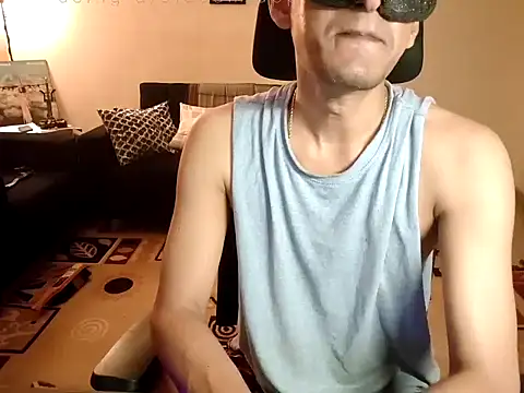 Snapshot of Andy_James181 chatting on 05-15-26, 07:43 Andy James181 online show from 05-15-26, 07:43