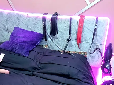 CleareRems online show from 12-15-25, 01:04