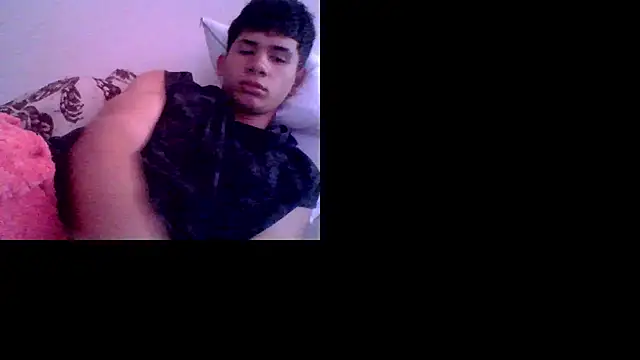 Snapshot of adriuth_699 chatting on 01-11-26, 08:58 adriuth 699 online show from 01-11-26, 08:58