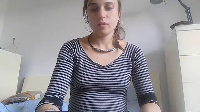 Snapshot of SinnEmily chatting on 11-09-25, 01:53 SinnEmily online show from 11-09-25, 01:53