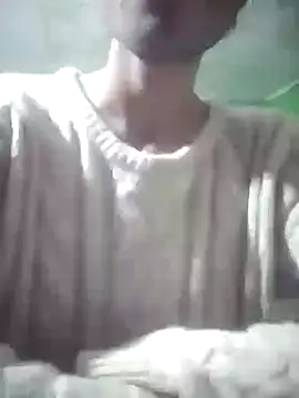 Snapshot of Luckysucks chatting on 10-27-25, 08:13 Luckysucks online show from 10-27-25, 08:13