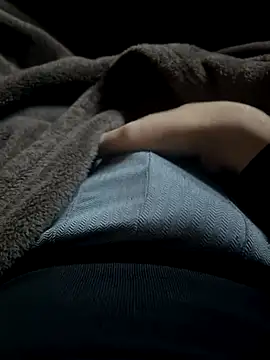 Snapshot of Goldendickinyou chatting on 10-29-25, 03:25 Goldendickinyou online show from 10-29-25, 03:25