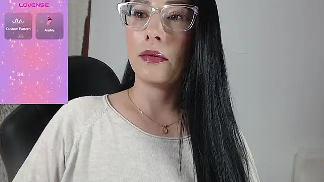 Snapshot of Emma_Hotkiss chatting on 07-16-26, 01:33 Emma Hotkiss online show from 07-16-26, 01:33