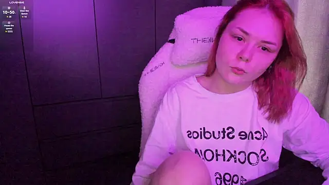 Snapshot of sophia_lix chatting on 06-16-26, 12:35 sophia lix online show from 06-16-26, 12:35
