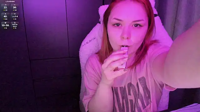 Snapshot of sophia_lix chatting on 06-27-26, 02:23 sophia lix online show from 06-27-26, 02:23