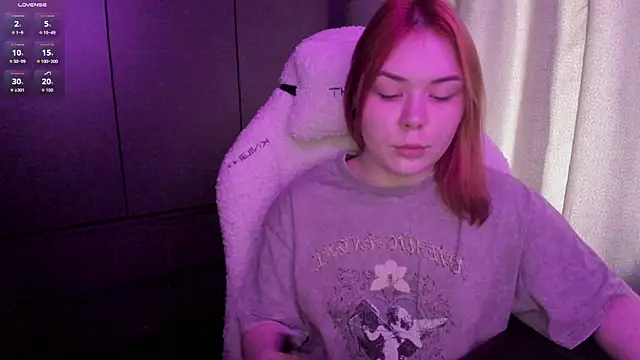 Snapshot of sophia_lix chatting on 07-17-26, 01:12 sophia lix online show from 07-17-26, 01:12