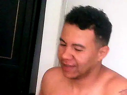 Snapshot of Fire_latino chatting on 10-28-25, 03:04 Fire latino online show from 10-28-25, 03:04