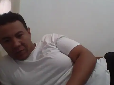 Snapshot of Fire_latino chatting on 11-11-25, 10:59 Fire latino online show from 11-11-25, 10:59