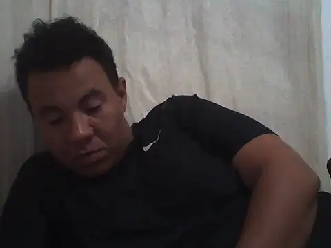 Snapshot of Fire_latino chatting on 11-20-25, 03:07 Fire latino online show from 11-20-25, 03:07