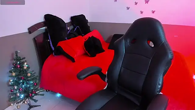 Monserrat Cute  online show from 12-18-25, 12:27