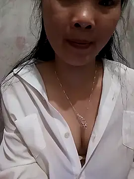 Snapshot of Lovebaby-love chatting on 04-15-26, 07:15 Lovebaby-love online show from 04-15-26, 07:15