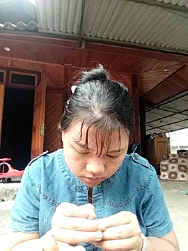 Snapshot of Smay69_ chatting on 10-31-25, 03:29 Smay69 online show from 10-31-25, 03:29