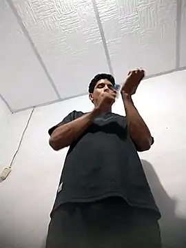 Snapshot of Alex_Sweeting chatting on 11-25-25, 06:13 Alex Sweeting online show from 11-25-25, 06:13