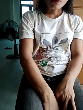 Snapshot of doggy-00 chatting on 04-13-26, 07:36 doggy-00 online show from 04-13-26, 07:36