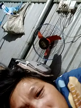 bella-la online show from 12-21-25, 11:01