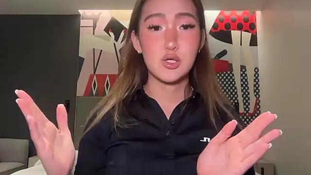 Snapshot of AlishaCheng chatting on 06-25-26, 01:04 AlishaCheng online show from 06-25-26, 01:04
