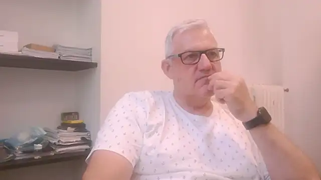 Snapshot of Diegoriv71 chatting on 05-28-26, 12:02 Diegoriv71 online show from 05-28-26, 12:02