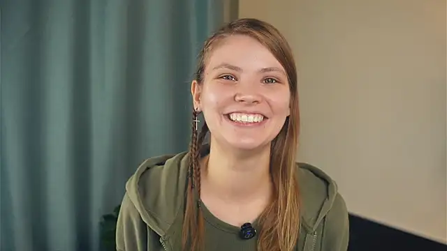 Snapshot of YoshieGradney chatting on 10-28-25, 08:18 YoshieGradney online show from 10-28-25, 08:18