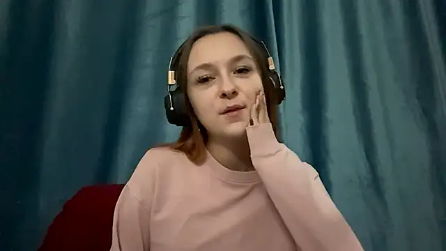 Snapshot of HOTBellakle chatting on 11-13-25, 03:55 HOTBellakle online show from 11-13-25, 03:55