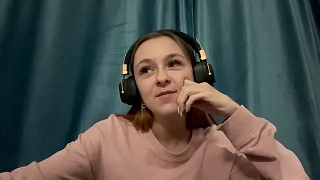 Snapshot of HOTBellakle chatting on 11-14-25, 03:11 HOTBellakle online show from 11-14-25, 03:11