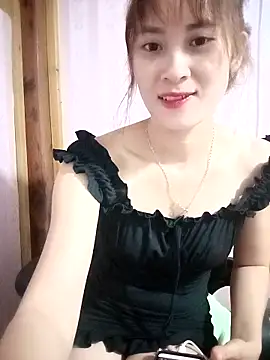 Snapshot of Em_xinh01 chatting on 05-16-26, 12:48 Em xinh01 online show from 05-16-26, 12:48