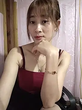 Snapshot of Em_xinh01 chatting on 05-20-26, 12:44 Em xinh01 online show from 05-20-26, 12:44