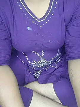 Snapshot of shreyareddy99 chatting on 12-20-25, 09:27 shreyareddy99 online show from 12-20-25, 09:27