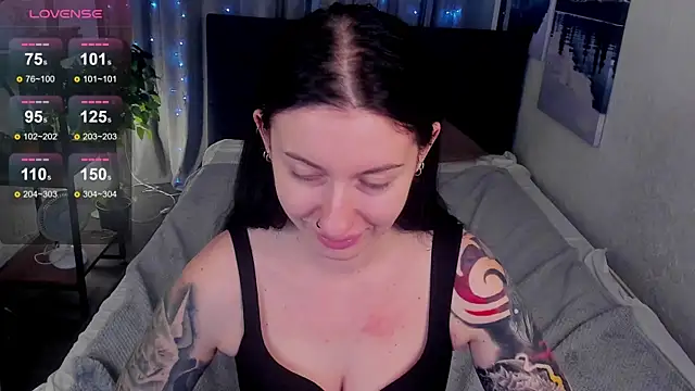 Snapshot of Lilit_Palmer chatting on 10-28-25, 06:39 Lilit Palmer online show from 10-28-25, 06:39