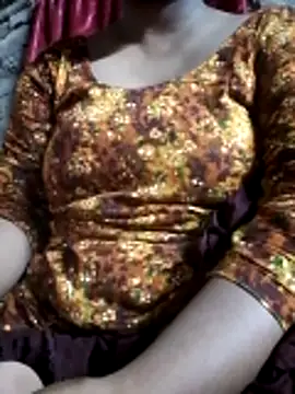 Snapshot of Liza0103 chatting on 10-28-25, 04:42 Liza0103 online show from 10-28-25, 04:42