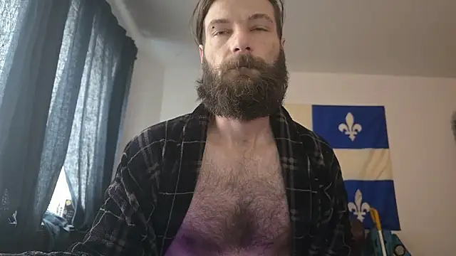 Snapshot of MilesSnow chatting on 10-31-25, 04:52 MilesSnow online show from 10-31-25, 04:52