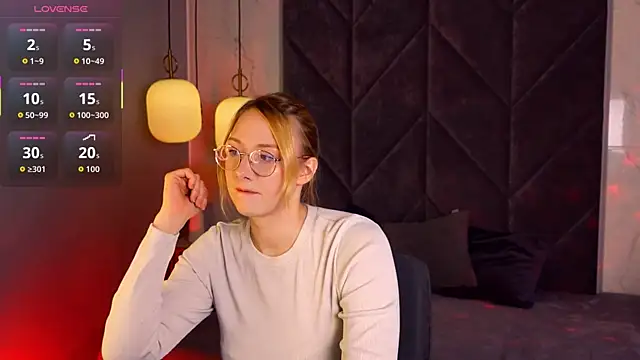 Liana Ln online show from 12-21-25, 09:11