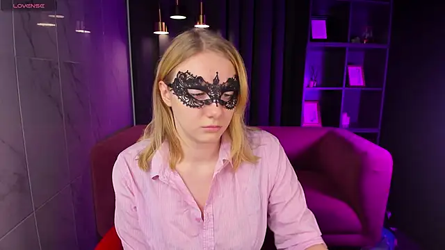 Liana Ln online show from 01-19-26, 03:16