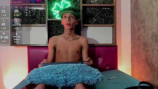 Max Steell online show from 11-14-25, 03:38