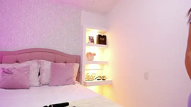 KatieBoison online show from 11-30-25, 04:55