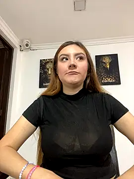 Snapshot of Adrimaretti chatting on 11-05-25, 08:09 Adrimaretti online show from 11-05-25, 08:09