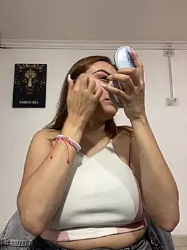 Snapshot of Adrimaretti chatting on 12-04-25, 08:06 Adrimaretti online show from 12-04-25, 08:06