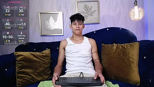 Snapshot of KamiSuarez chatting on 02-09-26, 06:45 KamiSuarez online show from 02-09-26, 06:45