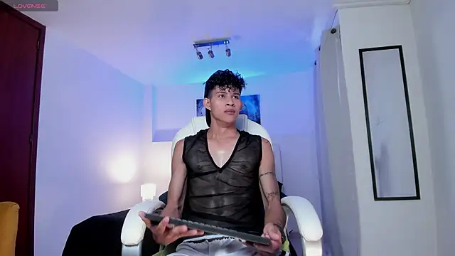 KamiSuarez online show from 04-16-26, 06:41