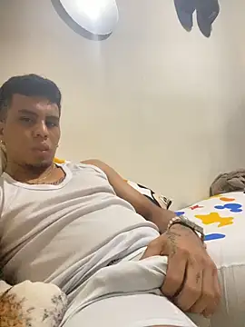 Snapshot of MichaManu7 chatting on 11-08-25, 03:50 MichaManu7 online show from 11-08-25, 03:50