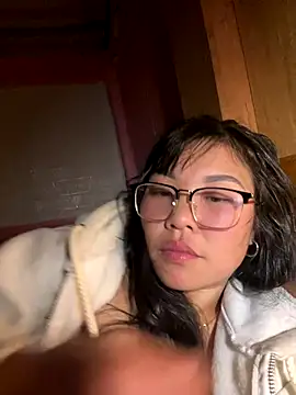 Snapshot of heodat-sexx chatting on 12-15-25, 02:43 heodat-sexx online show from 12-15-25, 02:43