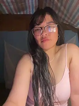 Snapshot of heodat-sexx chatting on 05-08-26, 03:56 heodat-sexx online show from 05-08-26, 03:56