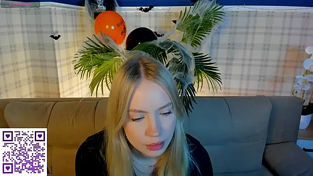 Snapshot of Melanie_Ryer chatting on 10-30-25, 01:07 Melanie Ryer online show from 10-30-25, 01:07