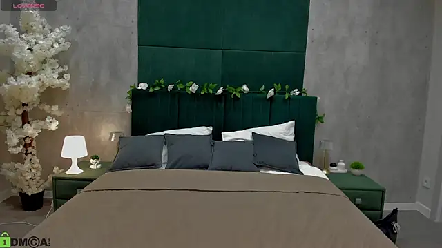 Snapshot of Melanie_Ryer chatting on 11-28-25, 12:57 Melanie Ryer online show from 11-28-25, 12:57