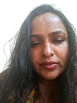 Snapshot of milkyycowww chatting on 10-29-25, 07:43 milkyycowww online show from 10-29-25, 07:43