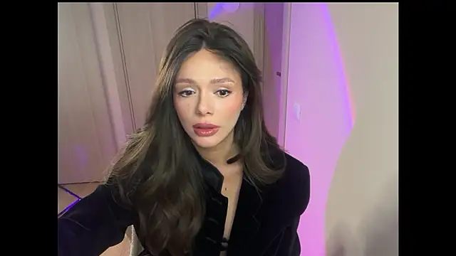 Snapshot of Lisa_Graham chatting on 12-18-25, 04:29 Lisa Graham online show from 12-18-25, 04:29