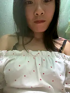 Snapshot of Elysia-007 chatting on 10-29-25, 01:13 Elysia-007 online show from 10-29-25, 01:13