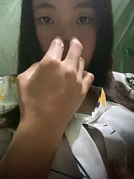 Snapshot of Elysia-007 chatting on 02-04-26, 02:01 Elysia-007 online show from 02-04-26, 02:01