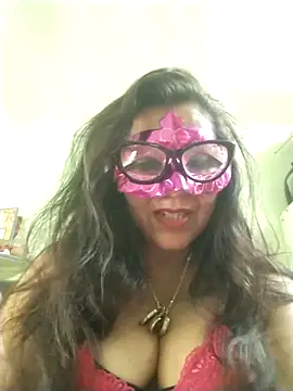 Snapshot of LOVE__RANI chatting on 11-02-25, 06:21 LOVE RANI online show from 11-02-25, 06:21