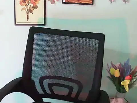 Snapshot of Your_viet chatting on 12-05-25, 01:47 Your viet online show from 12-05-25, 01:47